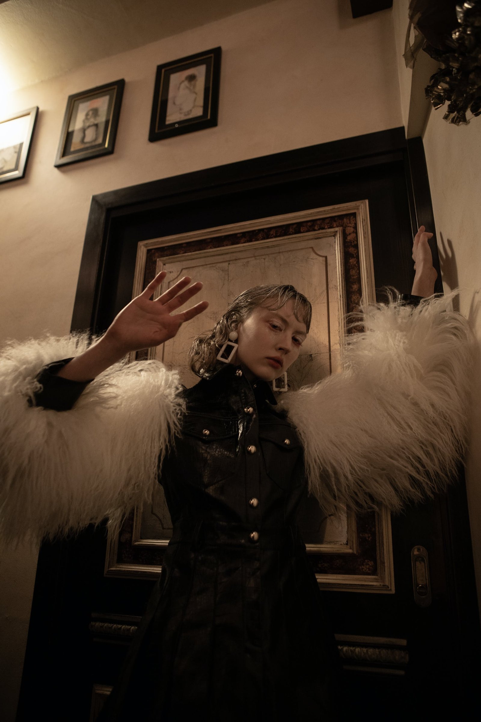 1603911049608779 cr1a3433