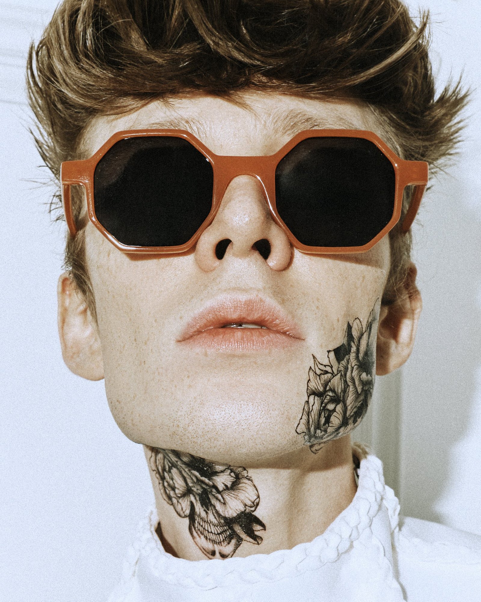 1615967229464060 look1 1 2