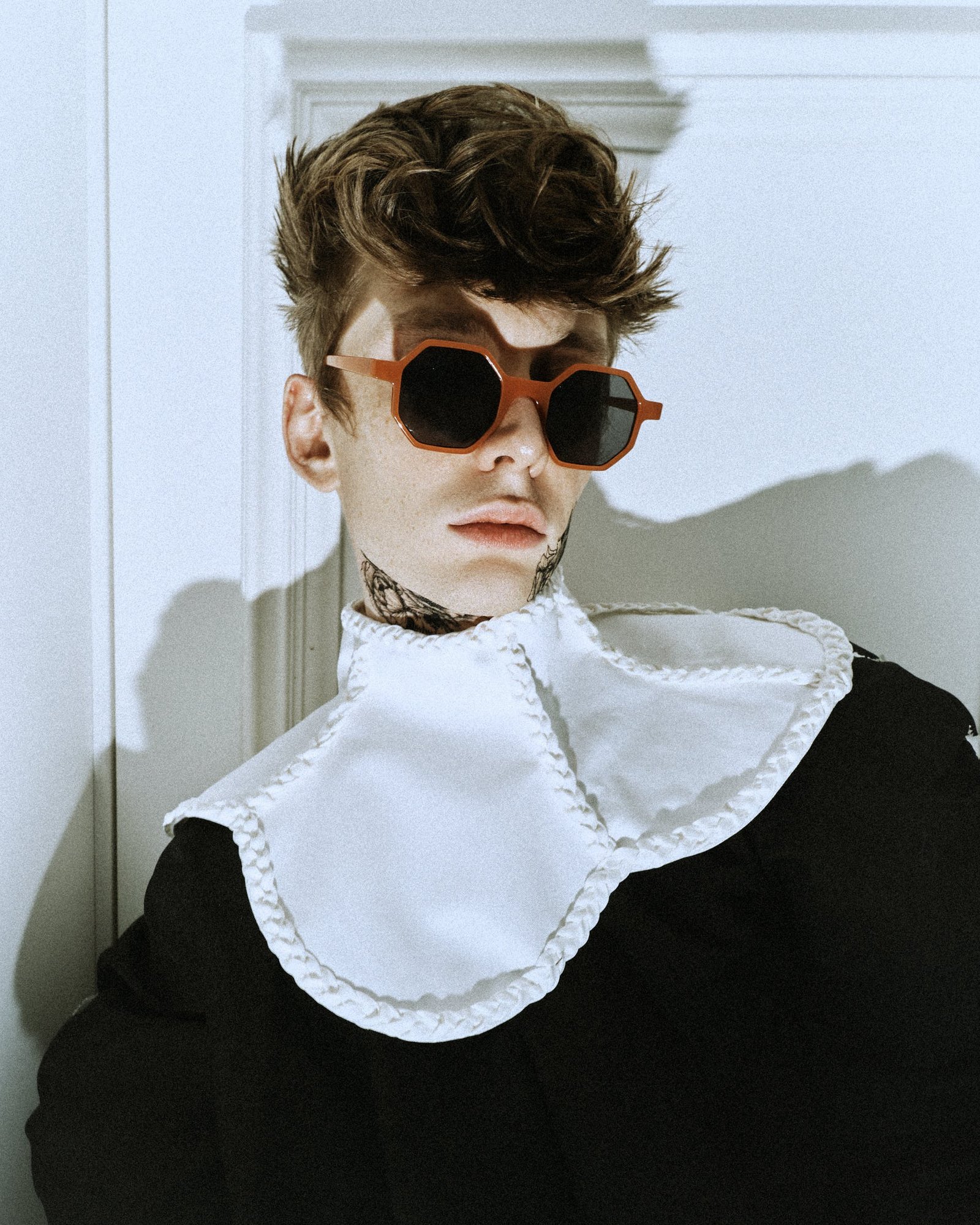 1615967246187304 look1 1 6