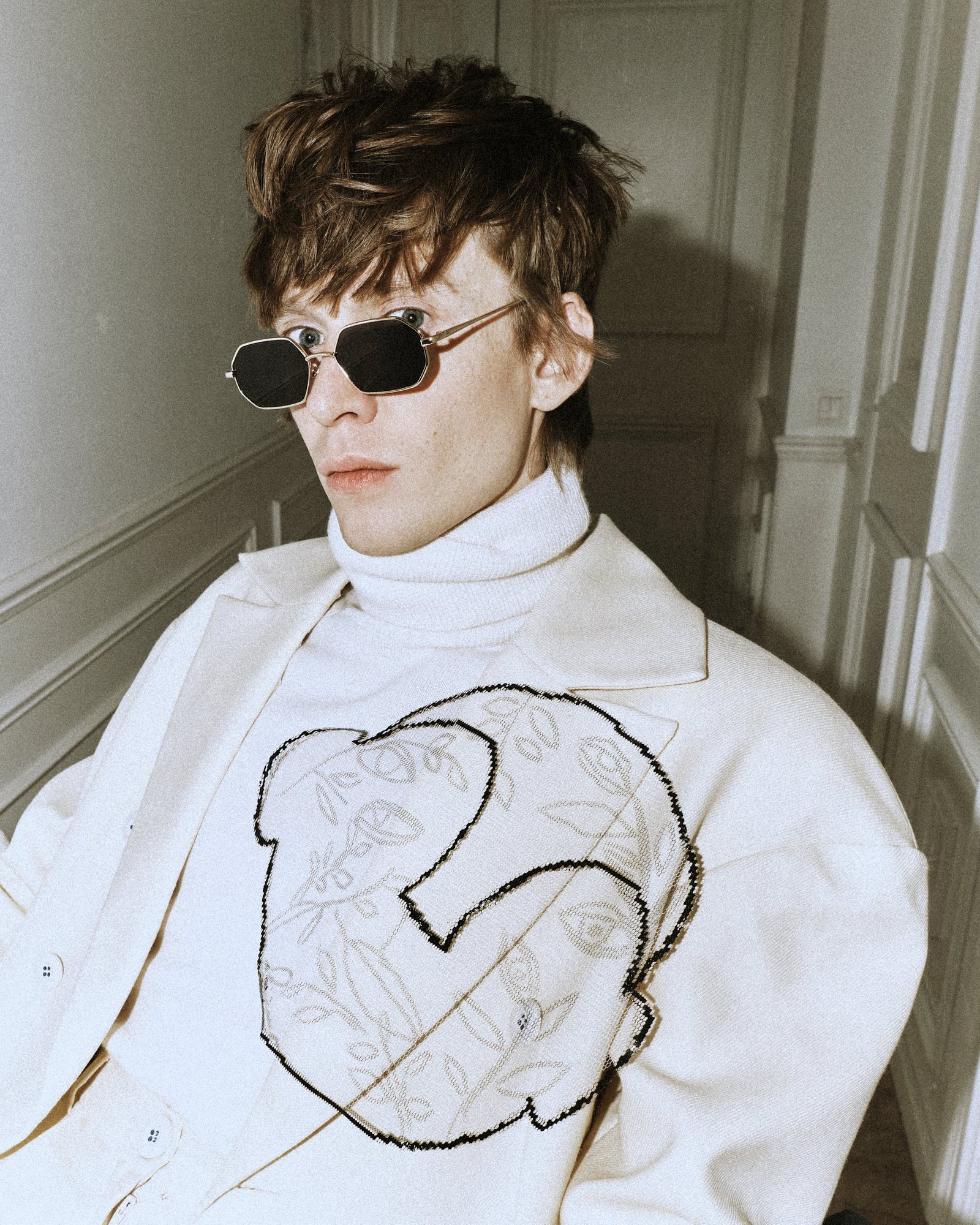 1615967394261171 look2 1 12