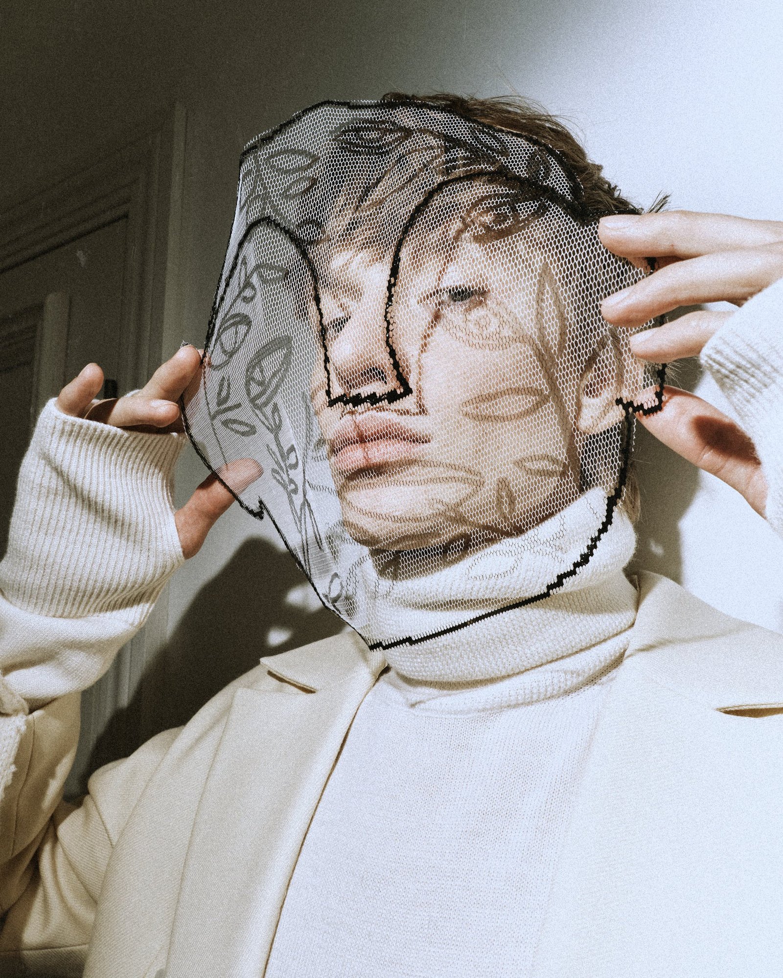 1615967404756801 look2 1 14