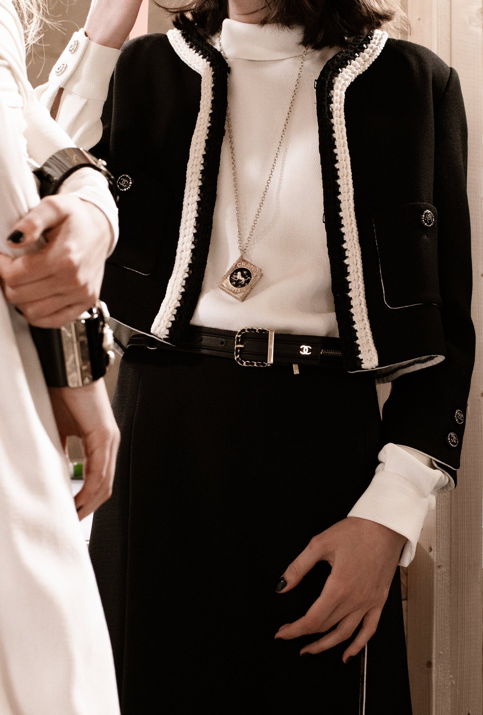 1620322338039827 09 look 004d03