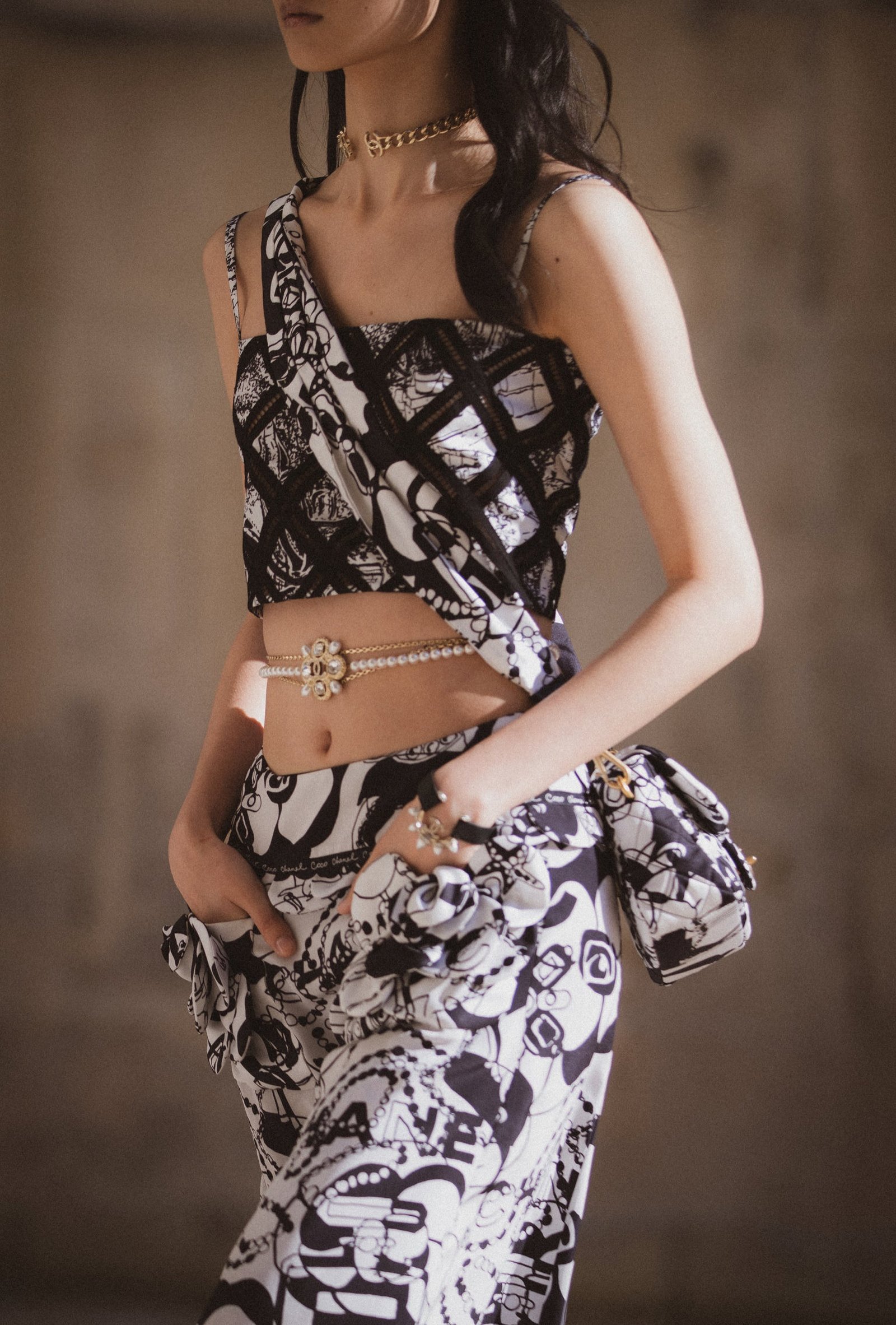 1620322808626069 107 look 054d04