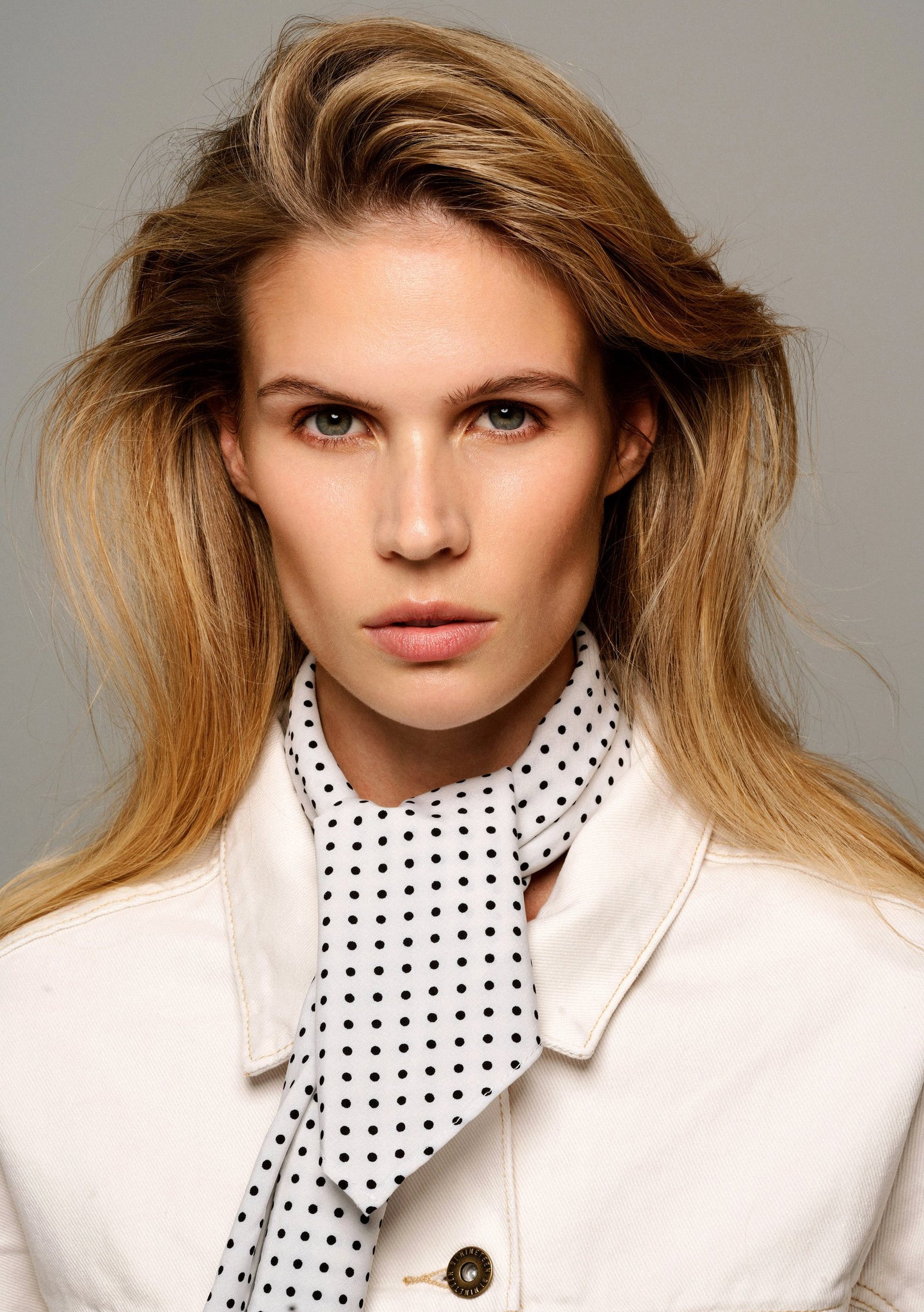 1621005574700757 look 1.1