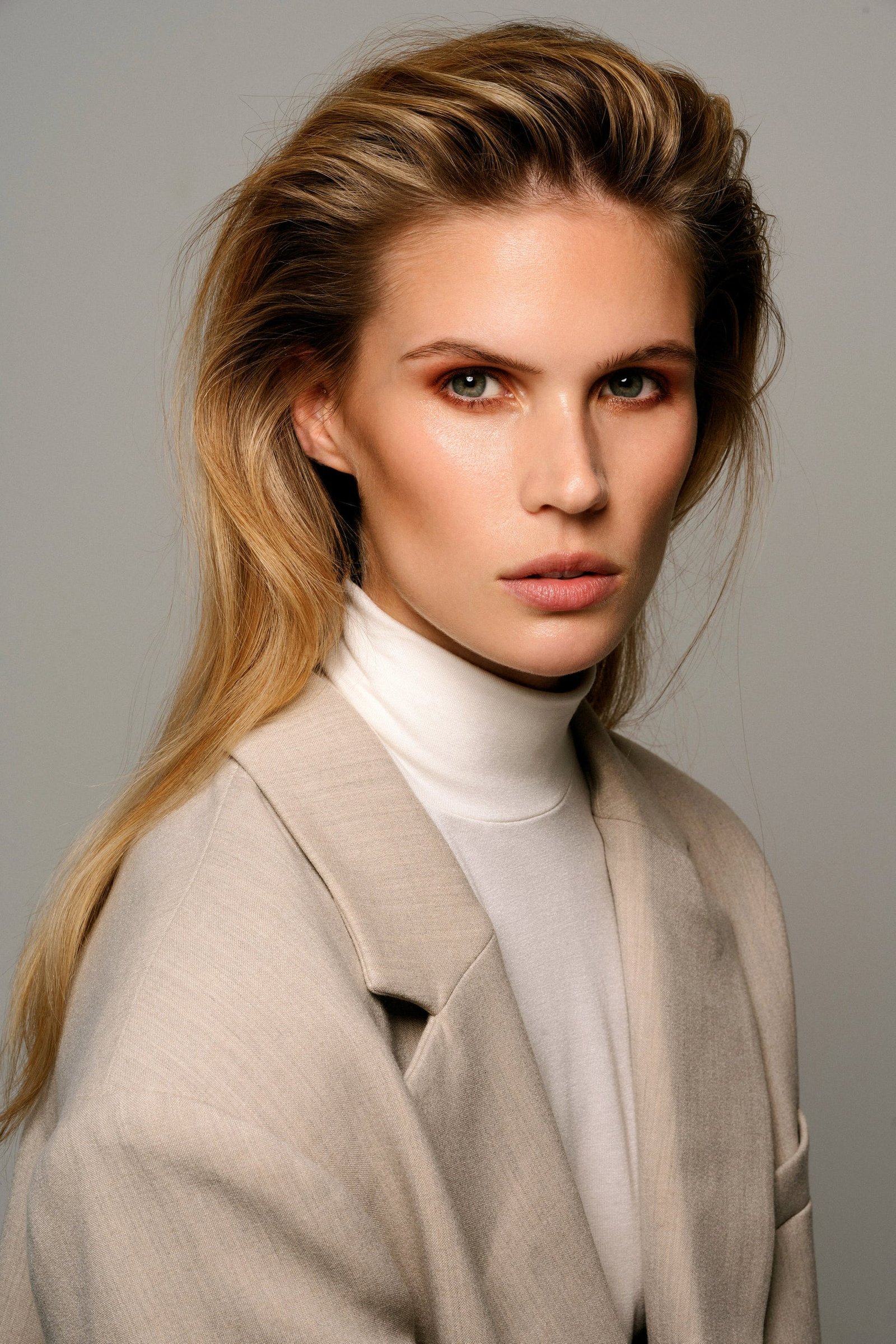 1621005689097148 look 4.2