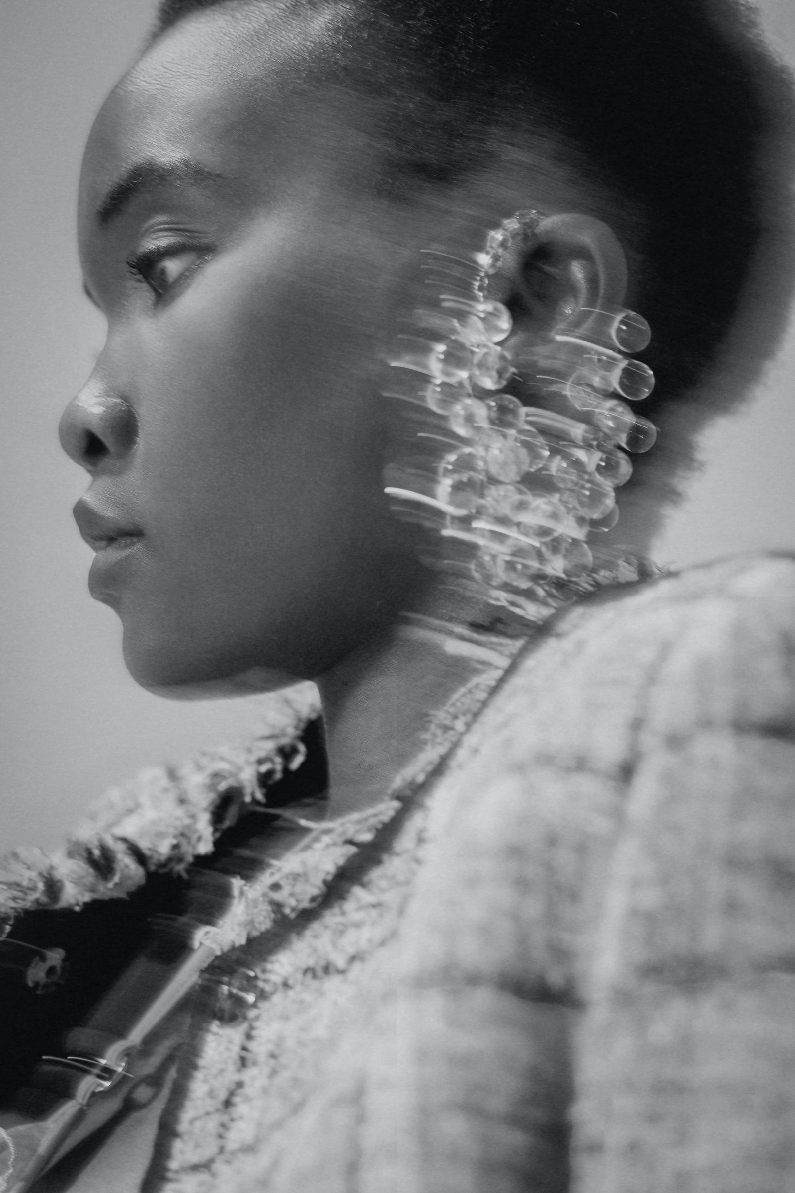 1625765397140020 light catcher editorial look3 02