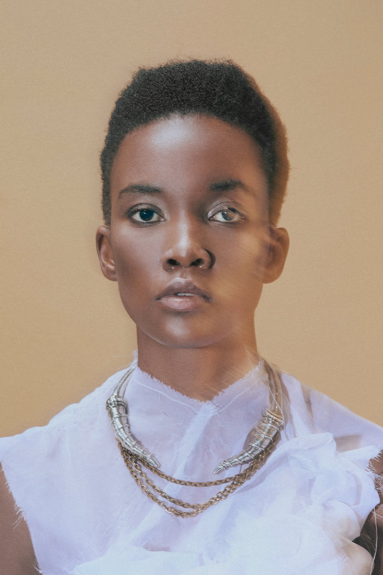 1625765459938580 light catcher editorial look4 01