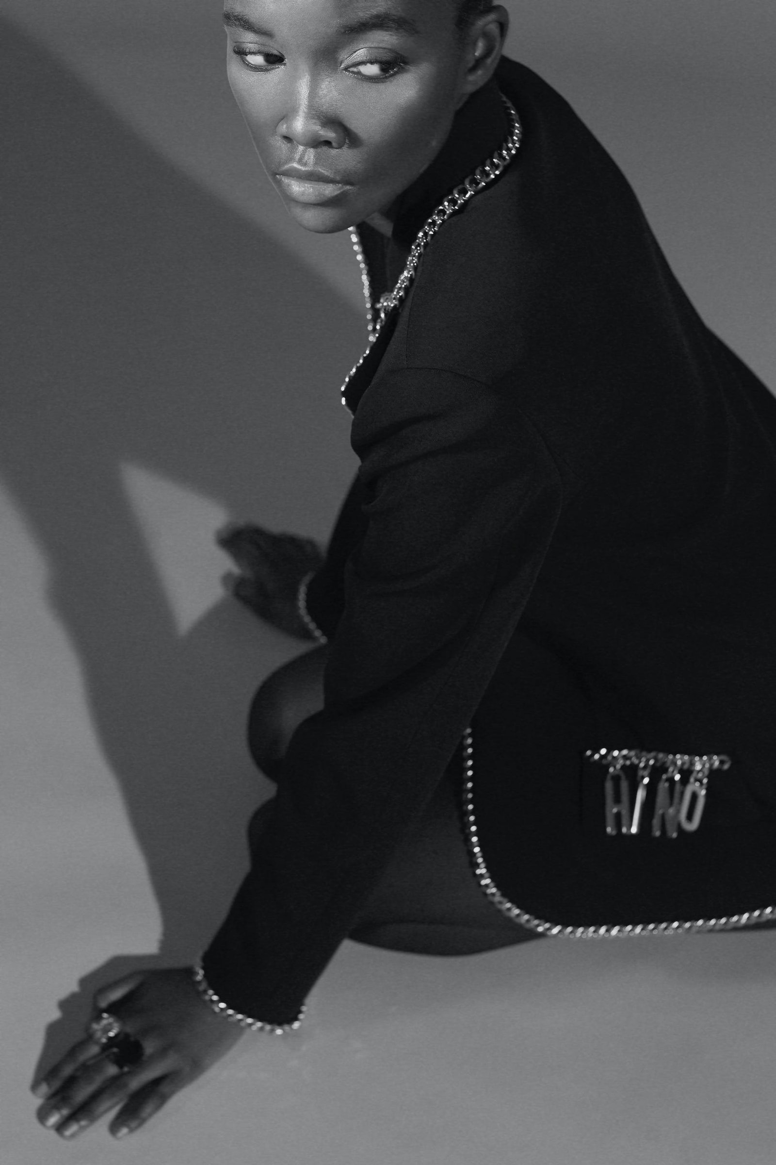 1625765582502020 light catcher editorial look8 01