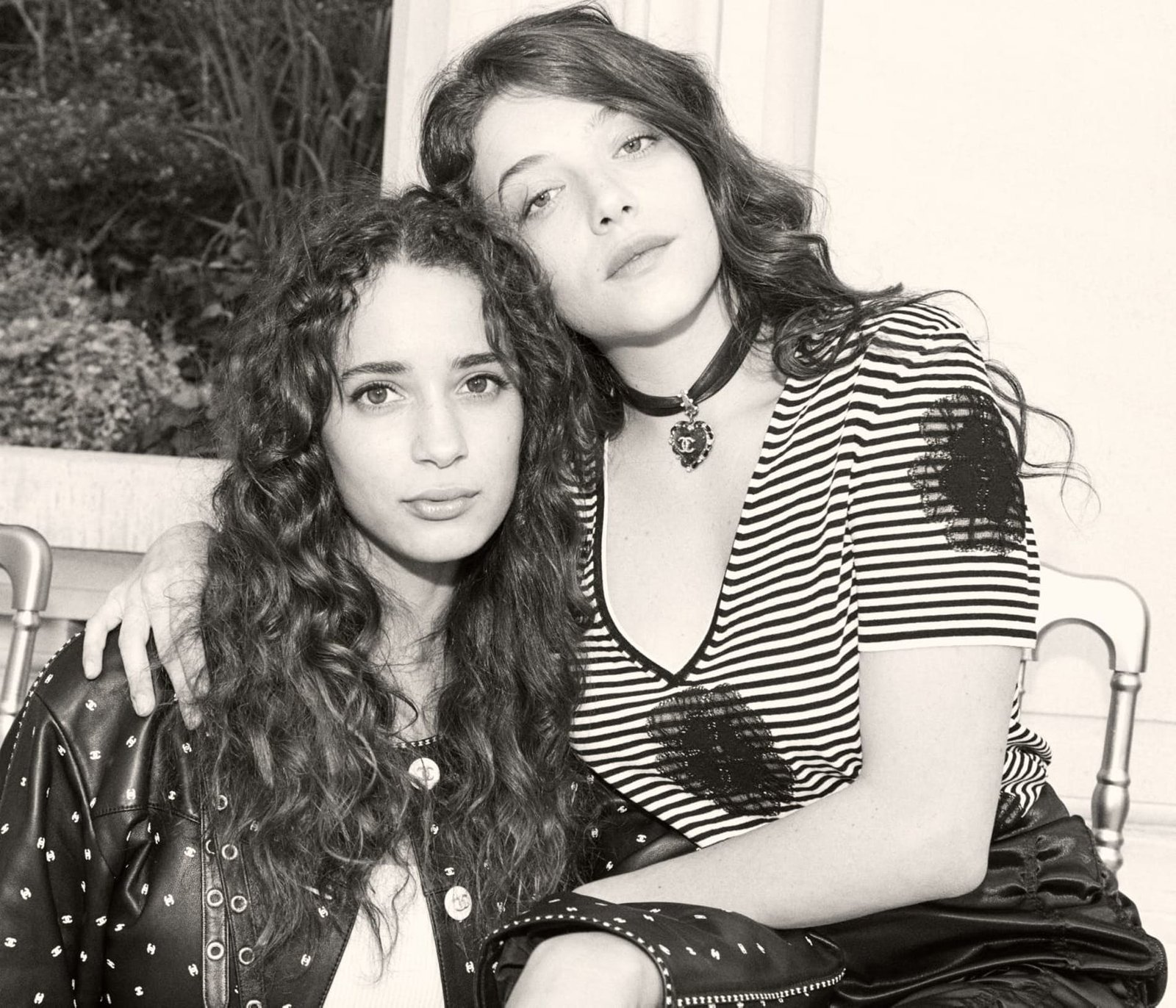 1625815219645036 chanel iman perez zoe adjani chanel hautecouture fw202122 ld