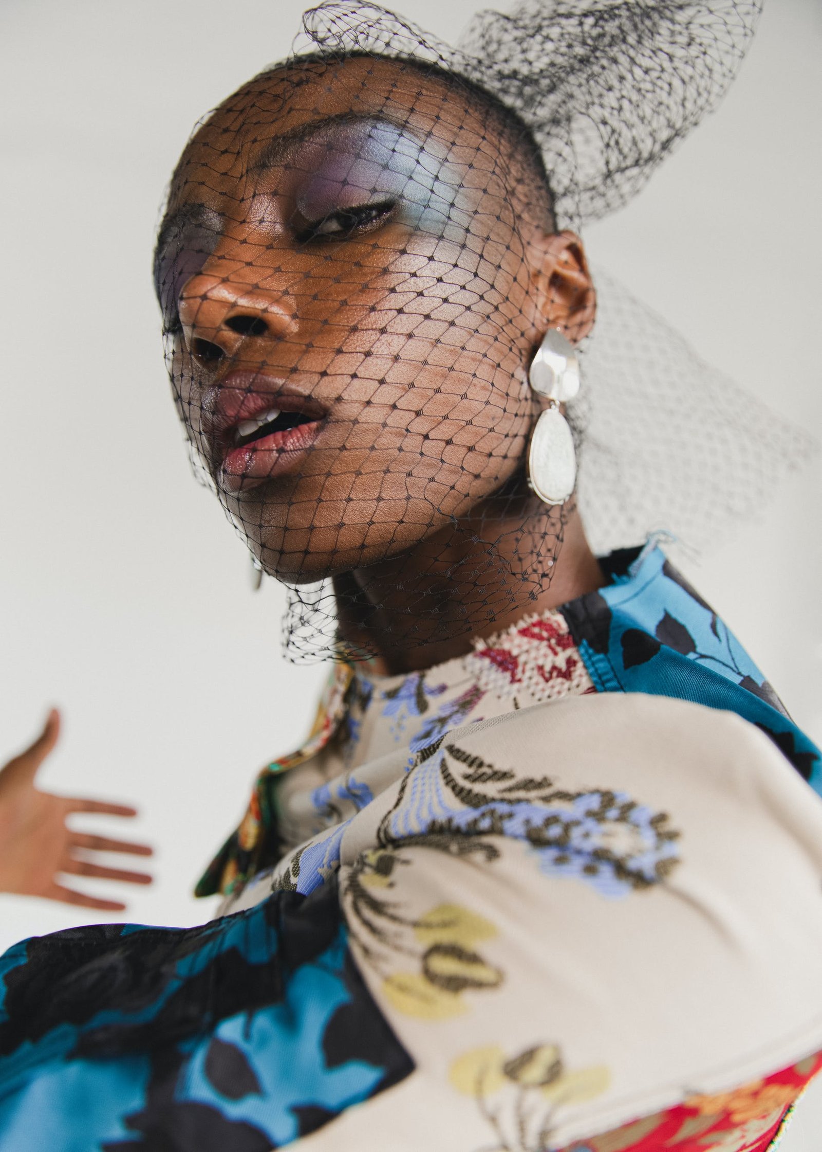 1627456327884201 5 4