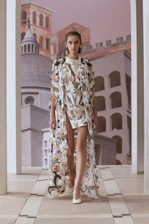 fendi-couture-look-01-1625758278.jpg