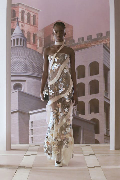 fendi-couture-look-02-1625758270.jpg