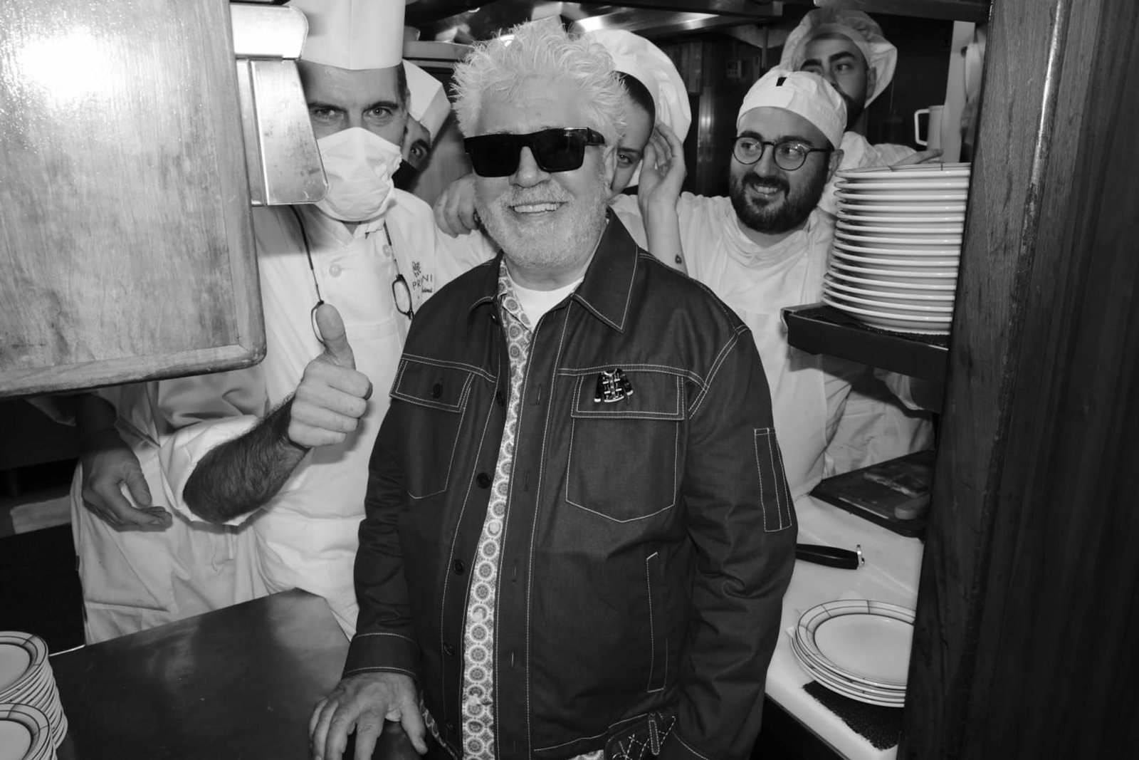 1630936613762144 chanel pedro almodovar chanel mostra di venezia 2021 3 ld