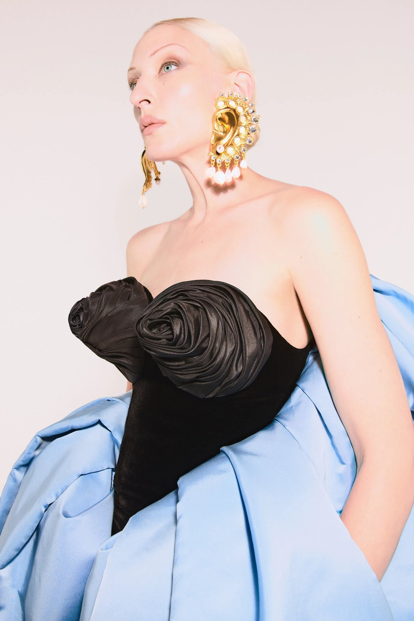 1630997951790168 1 schiaparelli couture fall 21