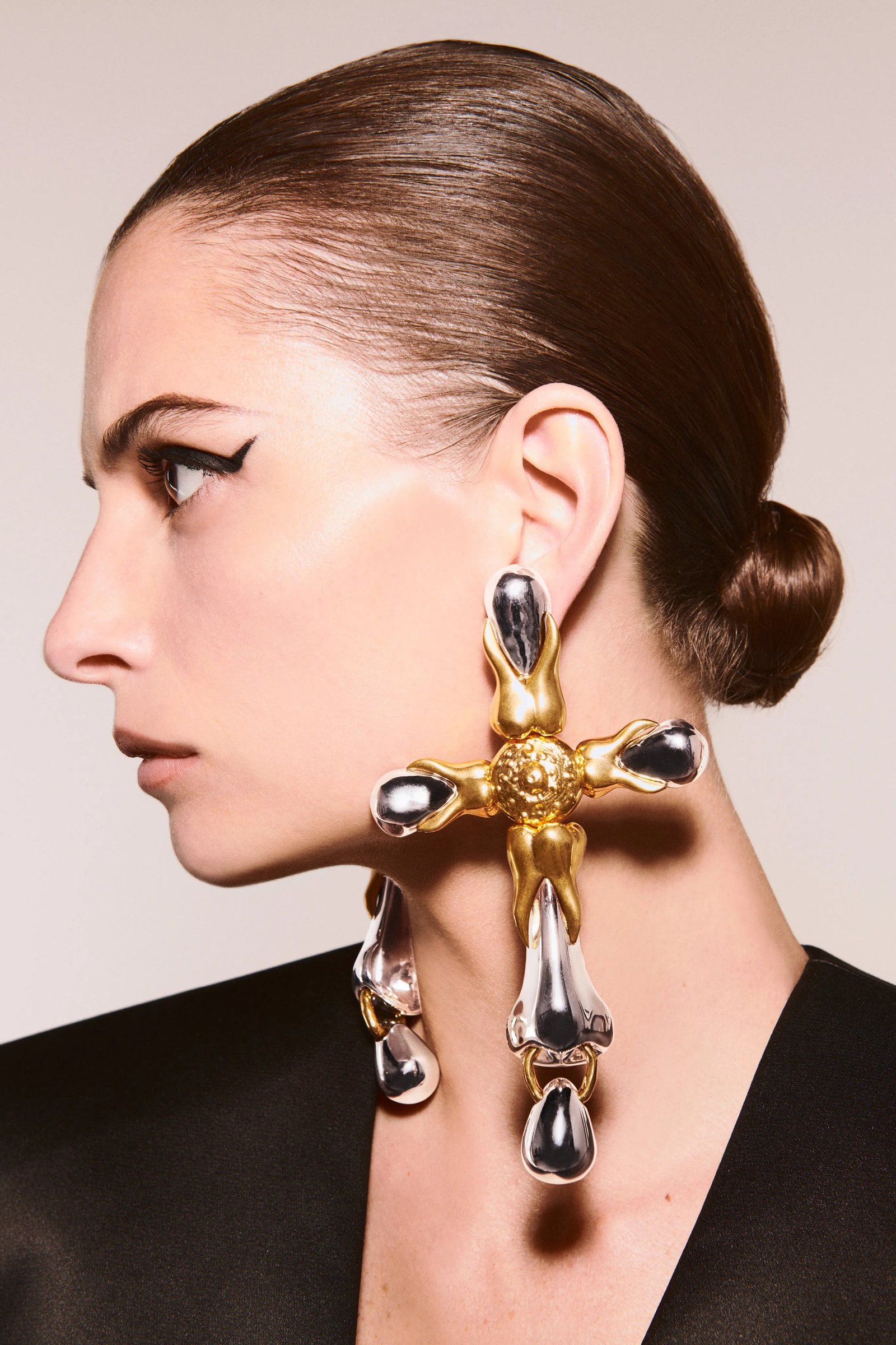 1630997952598175 4 schiaparelli couture fall 21