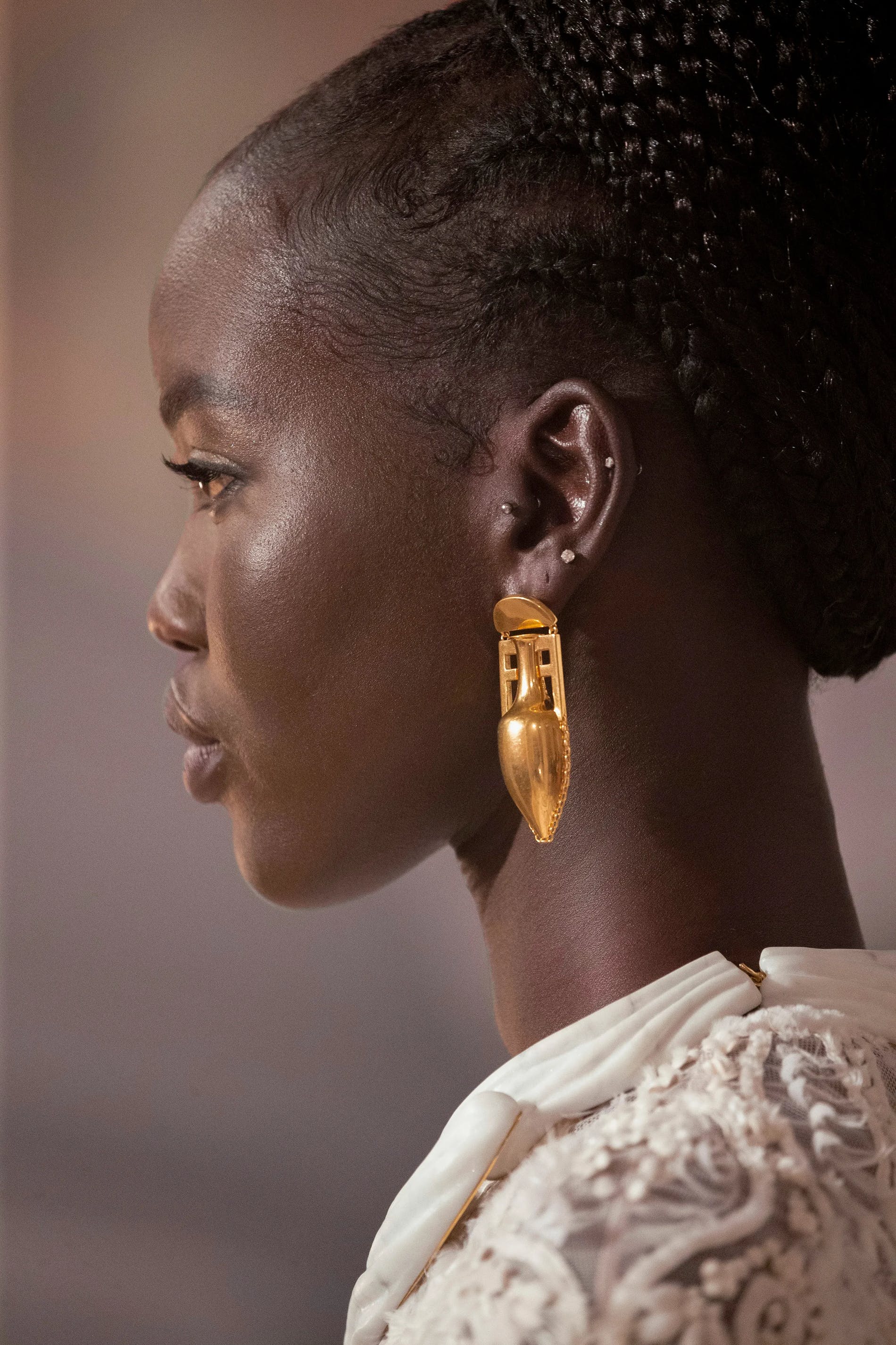 1630997954901362 6 fendi couture fall 21 credit brand.jpg