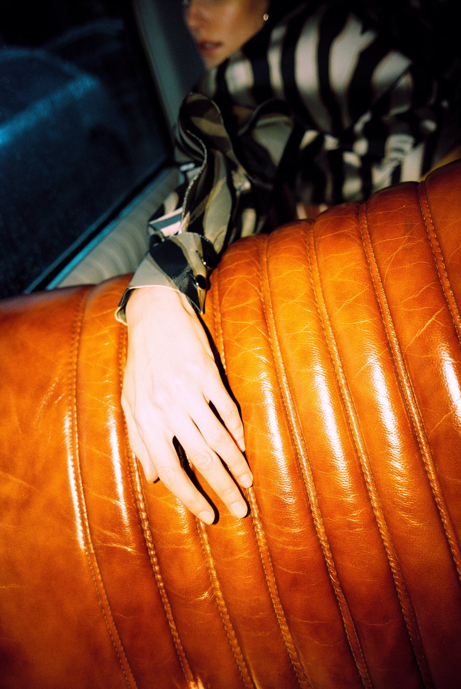 1631095917440958 look08 000017