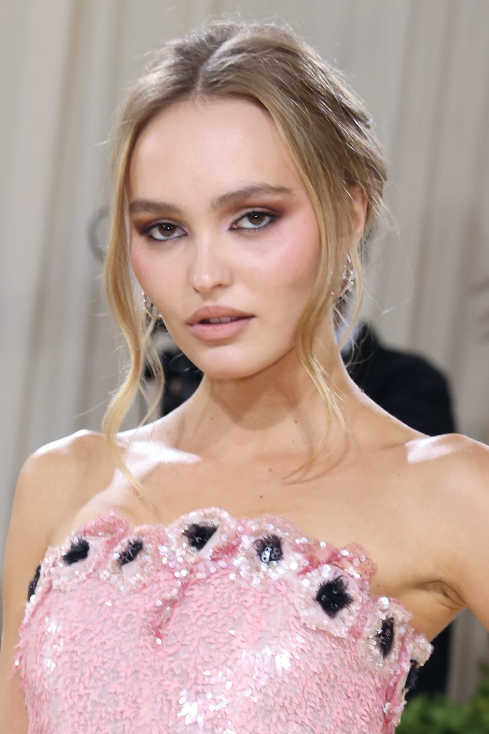 1631618947428057 chanel lily rose depp chanel 2021 met gala  september 13th 2 ld