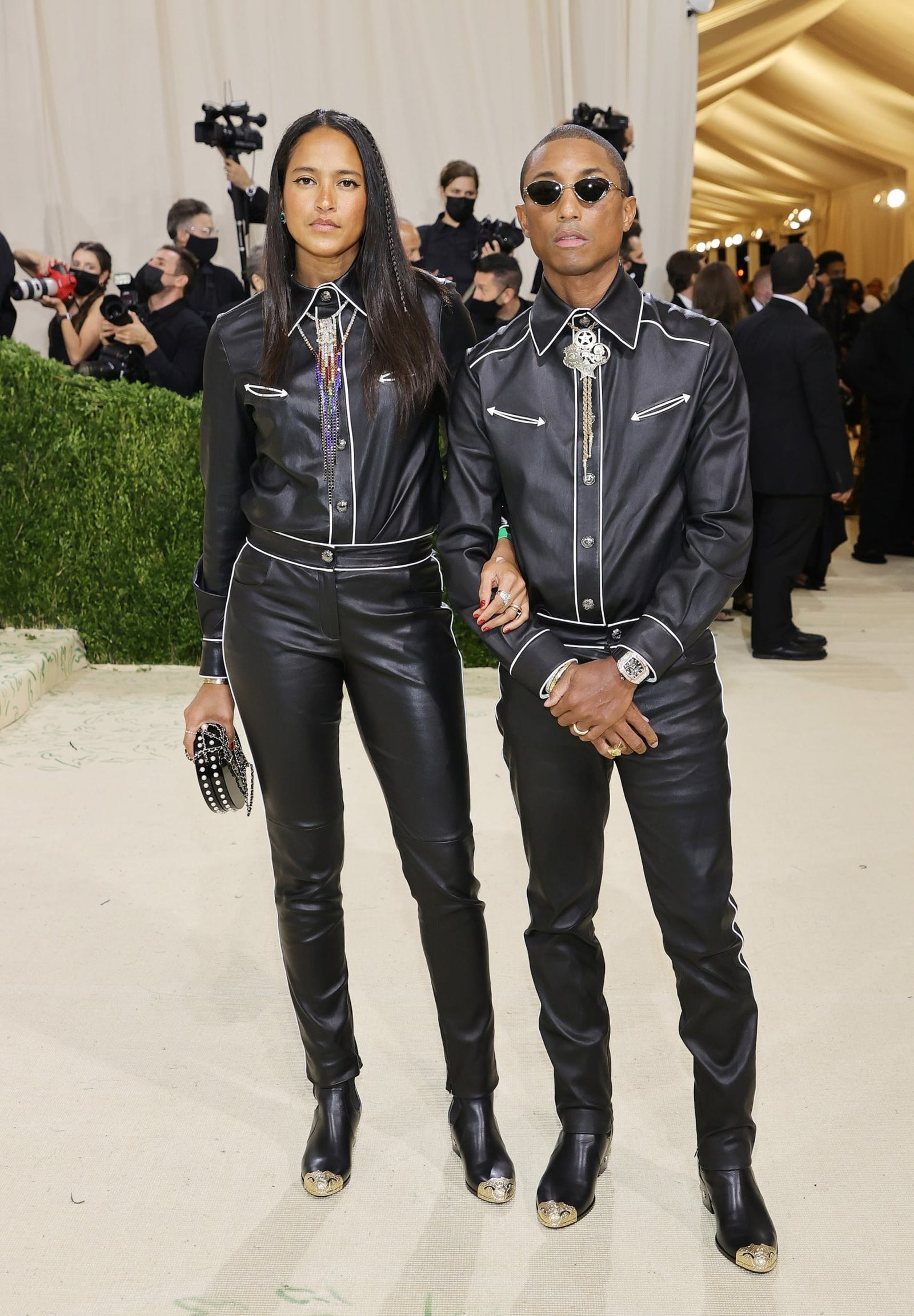 1631618958986201 chanel helen williams and pharrell williams chanel 2021 met gala  september 13th ld