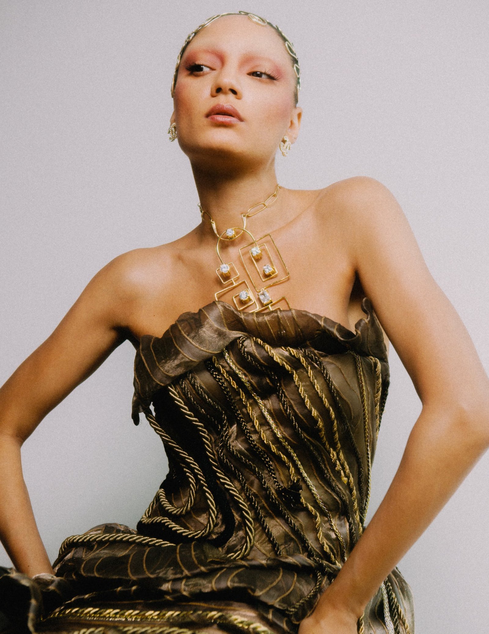 1646040105096723 look03 02