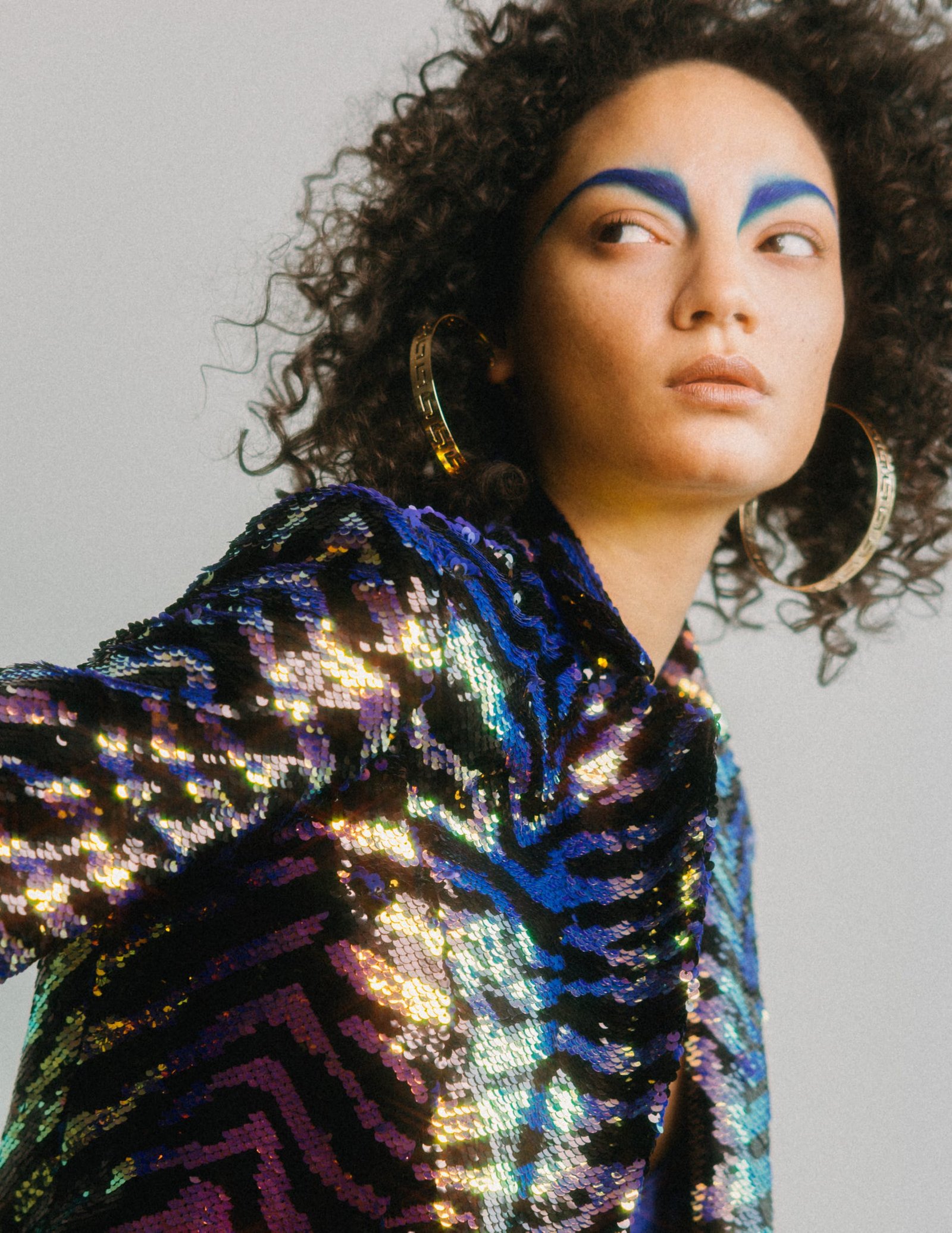 1646040141040244 look04 01