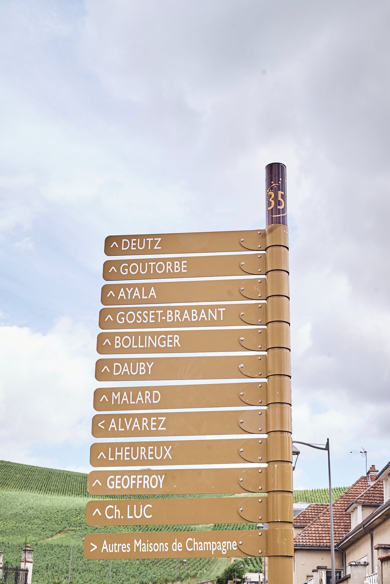 1646231650366902 lofficieldsc05173