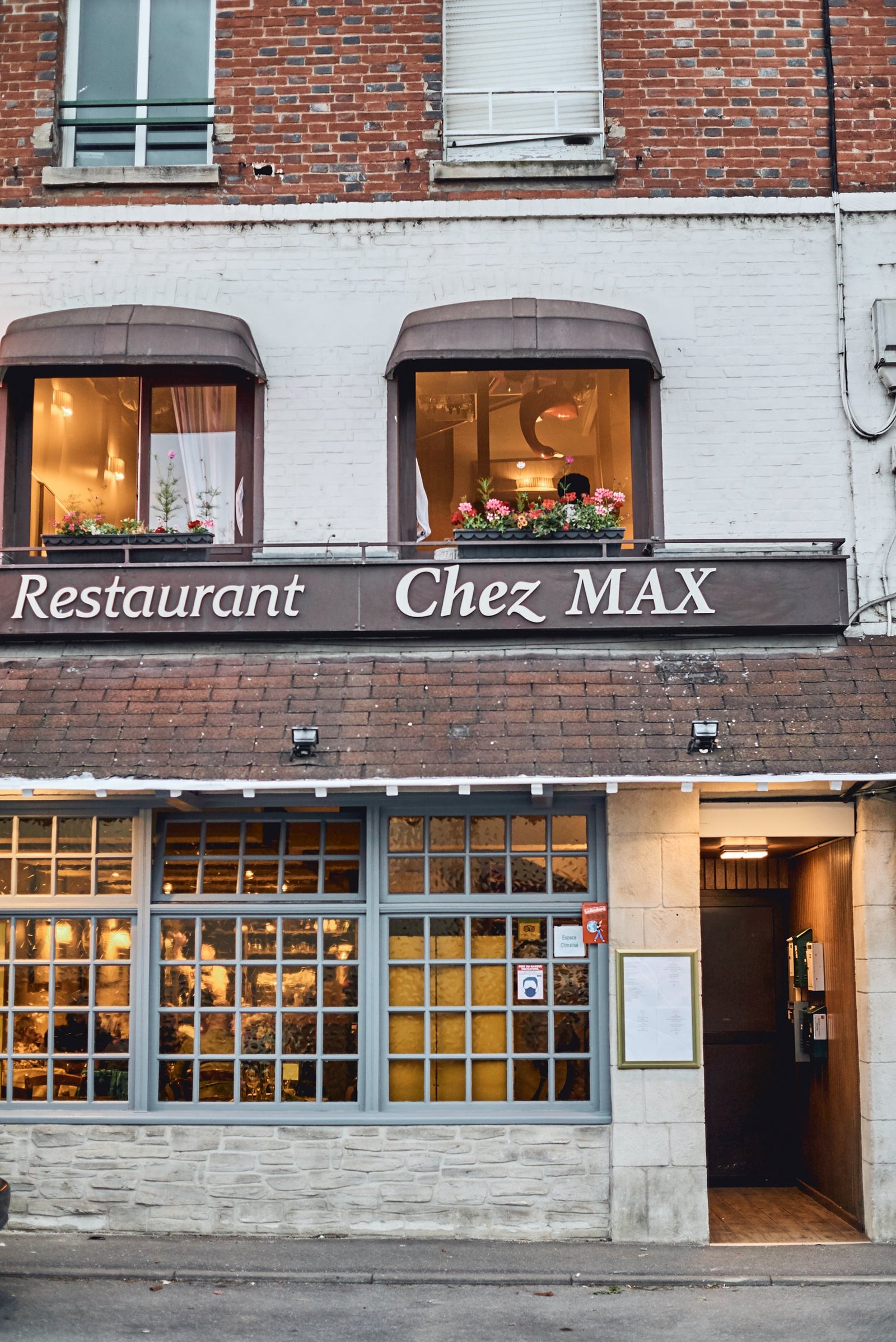 1646231742184502 lofficieldsc05283